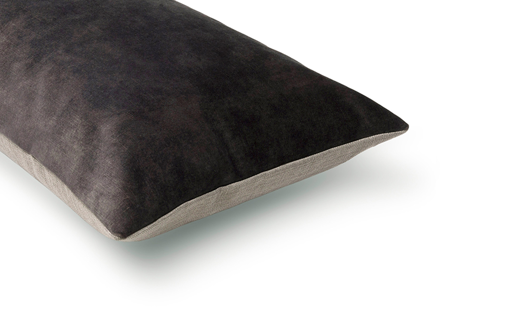 MrsMe cushion Porter Sepia detail 2 1920x1200